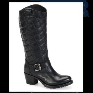 Black quilted leather boots. Brand is Sonora.  SIZE 7 in women